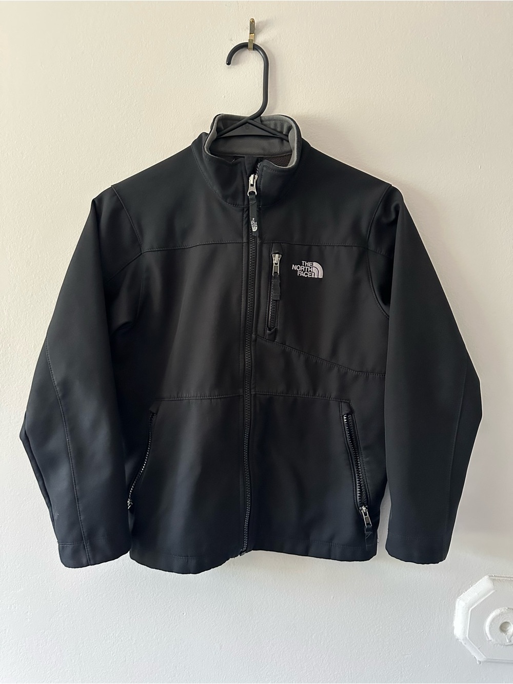 Boys The North Face Apex Bionic Softshell Jacket - Size M (10/12) Black